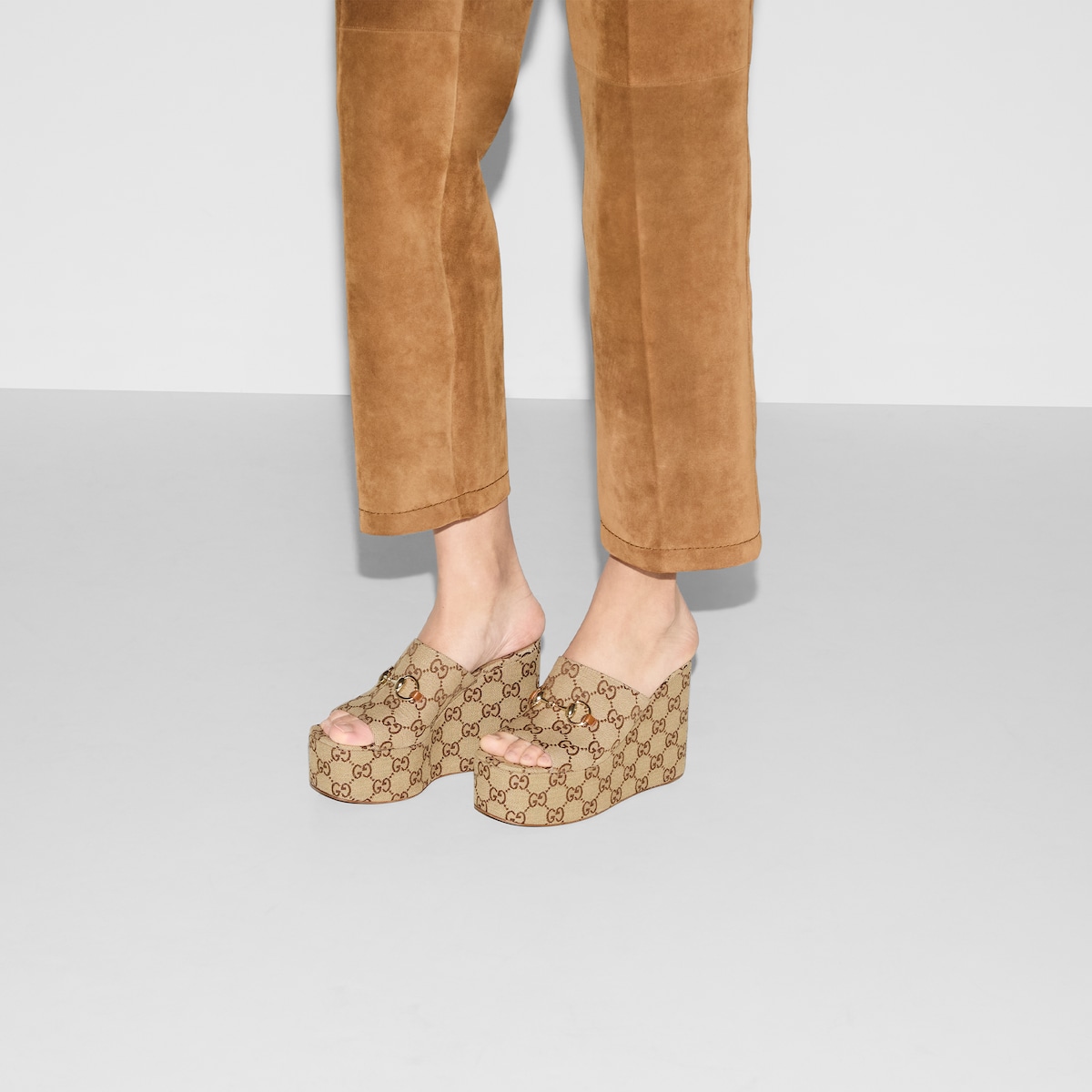 Women’s Interlocking G sandal - Image 3